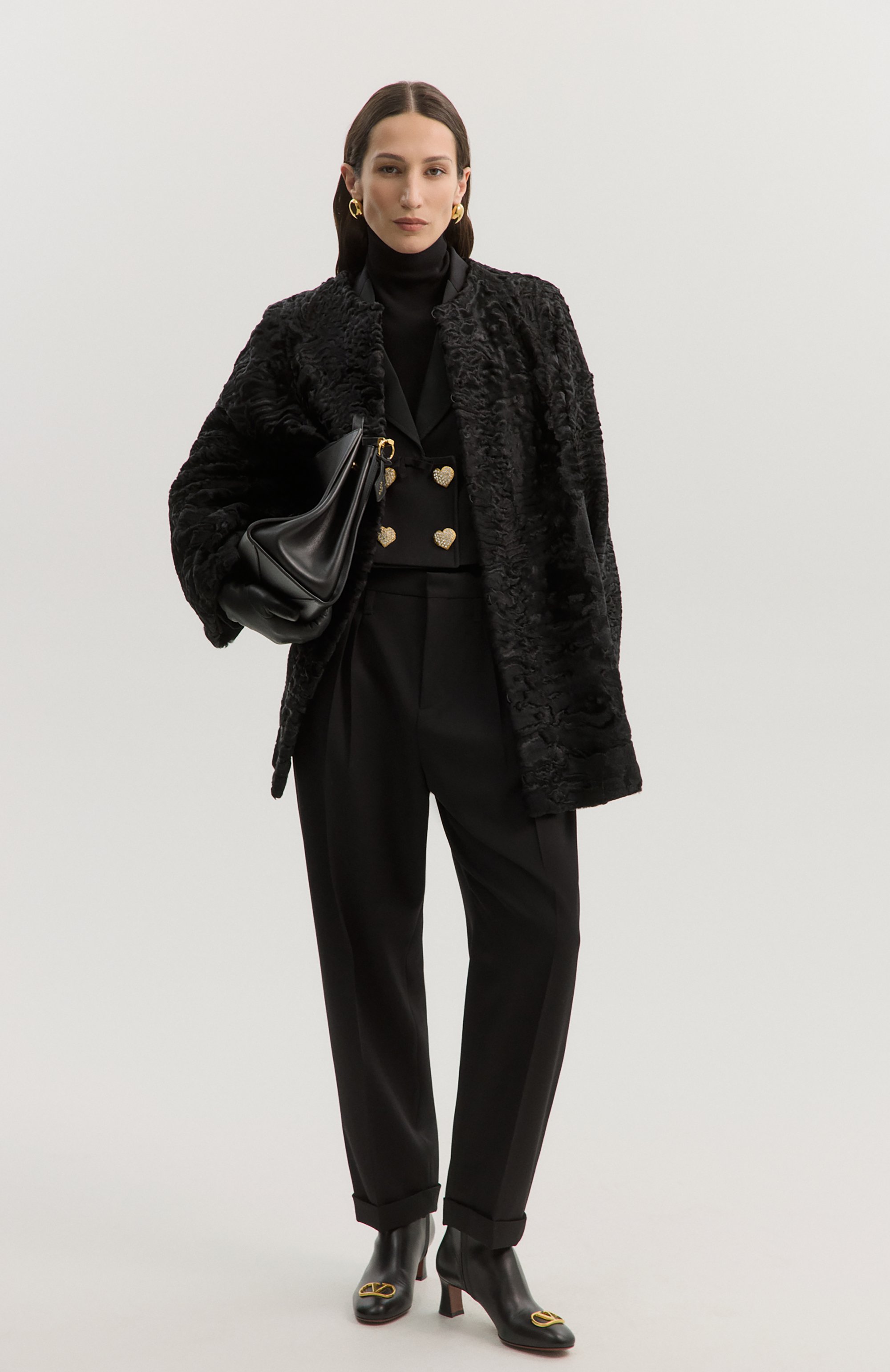 Серьги VIEN золотого цвета по цене 21900 руб., арт. 26-423GLD, фото 4 Серьги VIEN, арт. 26-423GLD, фото 4