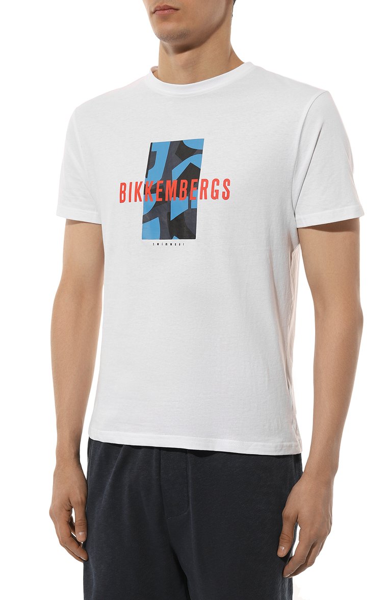 Мужская хлопковая футболка DIRK BIKKEMBERGS белого цвета, арт. BKK3MTS03 | Фото 3 (Длина (для топов): Стандартные; Драгоценные камни: Проста�влено; Материал внешний: Хлопок; Рукава: Короткие; Материал сплава: Проставлено; Стили: Кэжуэл; Принт: С принтом; Кросс-КТ: Джерси; Мужское Кросс-КТ: Футболка-одежда)