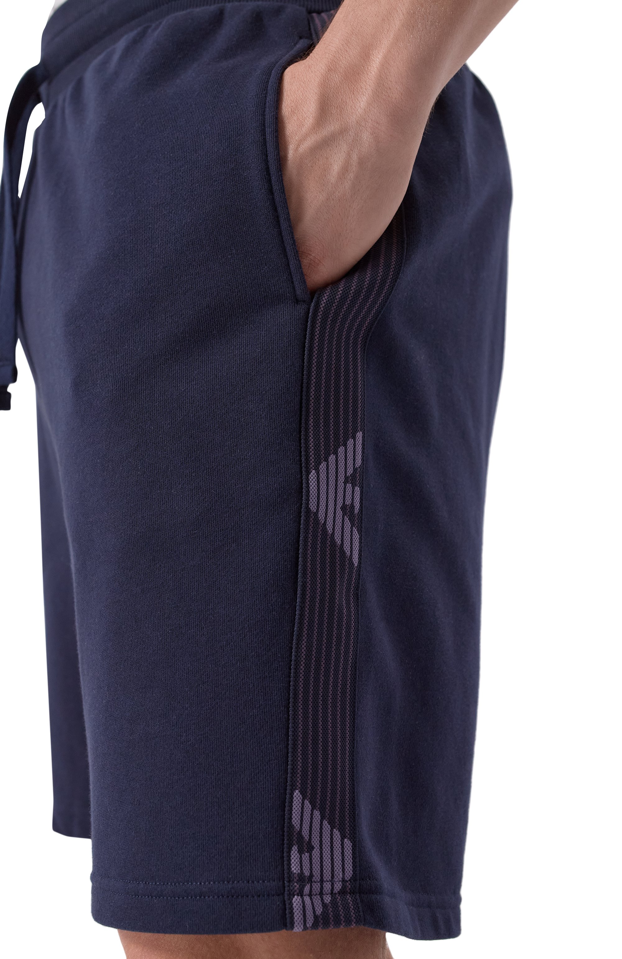 Хлопковые шорты EMPORIO ARMANI темно-синего цвета по цене 10650 руб., арт. EM000495/AF10781, фото 5 Хлопковые шорты EMPORIO ARMANI, арт. EM000495/AF10781, фото 5