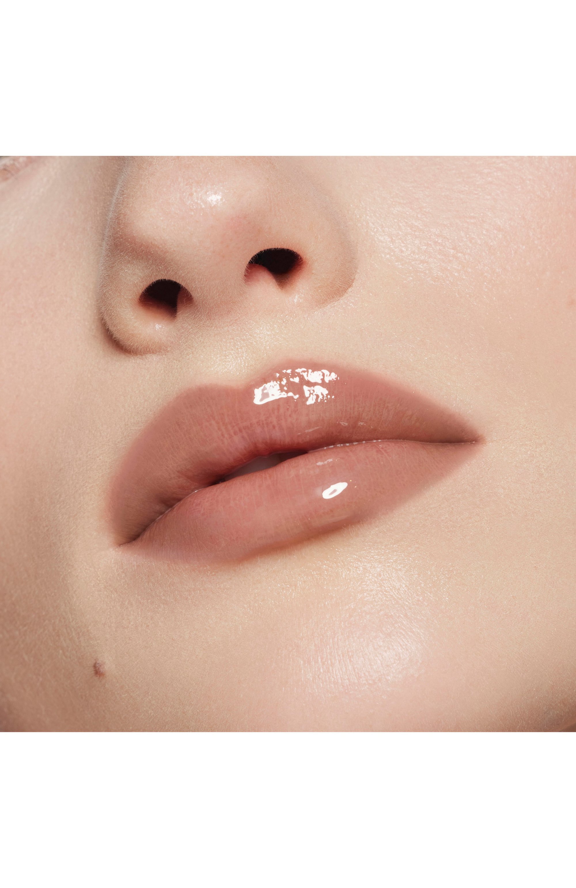 Блеск для губ afterglow lip shine, оттенок nympho (5,5g) NARS цвета по цене 4300 руб., арт. 34502473NS, фото 3 Блеск для губ afterglow lip shine, оттенок nympho (5,5g) NARS, арт. 34502473NS, фото 3