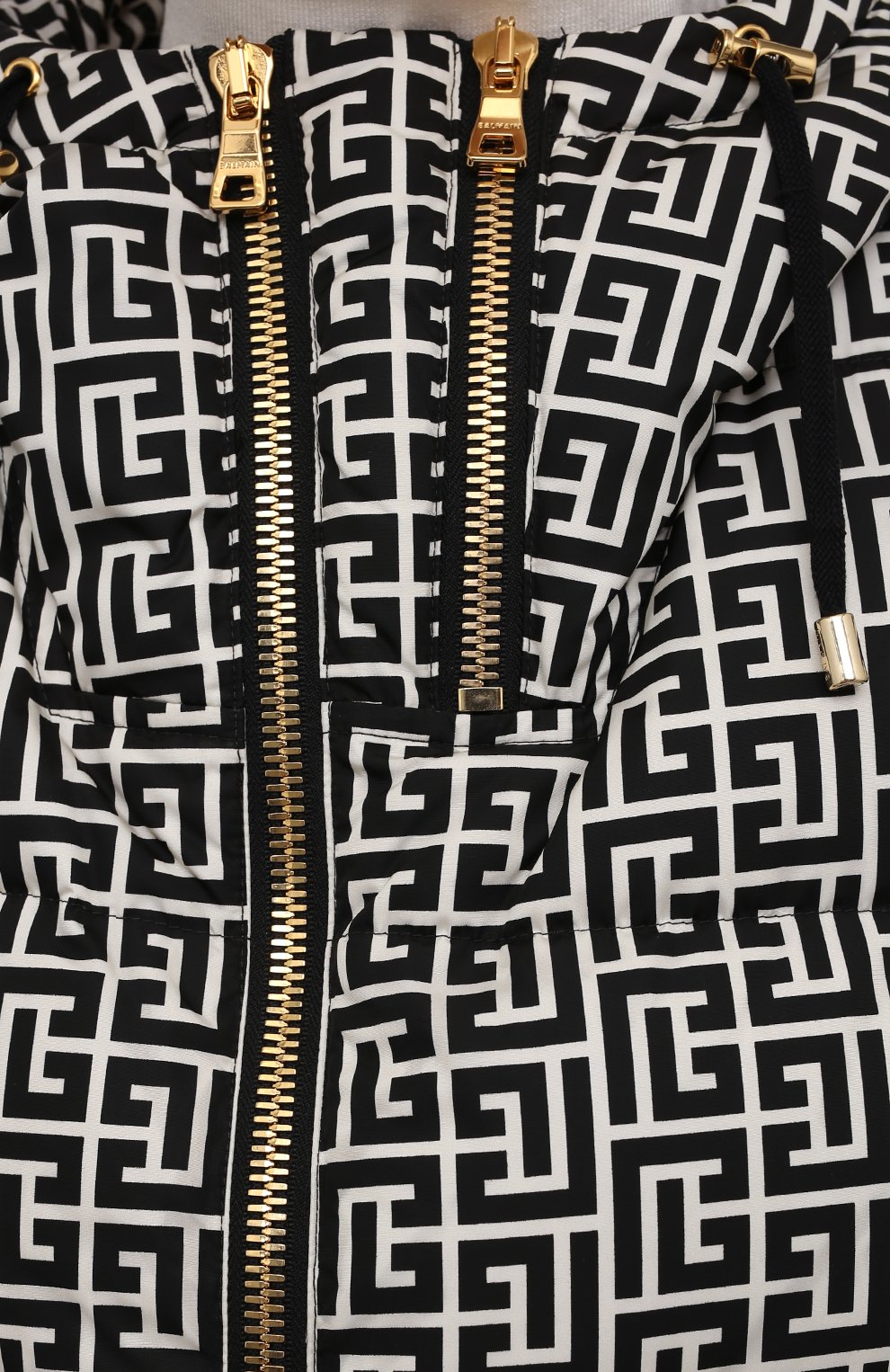 Пуховый жилет BALMAIN черно-белого цвета по цене 214500 руб., арт. WF1T0009/I710, фото 5 Пуховый жилет BALMAIN, арт. WF1T0009/I710, фото 5