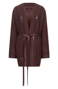 Коричневый