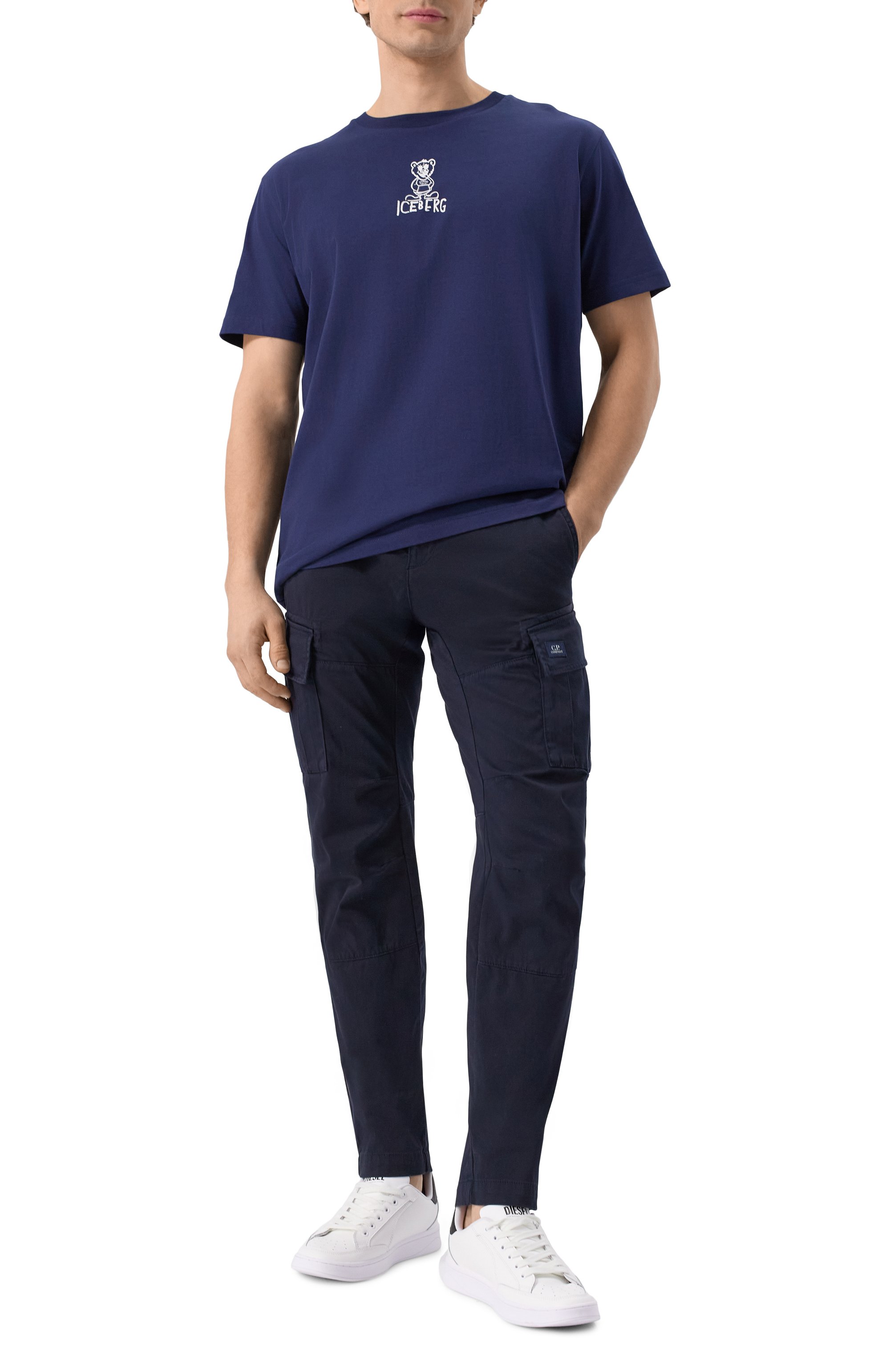 Хлопковые брюки-карго C.P. COMPANY темно-синего цвета по цене 25350 руб., арт. 18CMPA117A005694G, фото 2 Хлопковые брюки-карго C.P. COMPANY, арт. 18CMPA117A005694G, фото 2