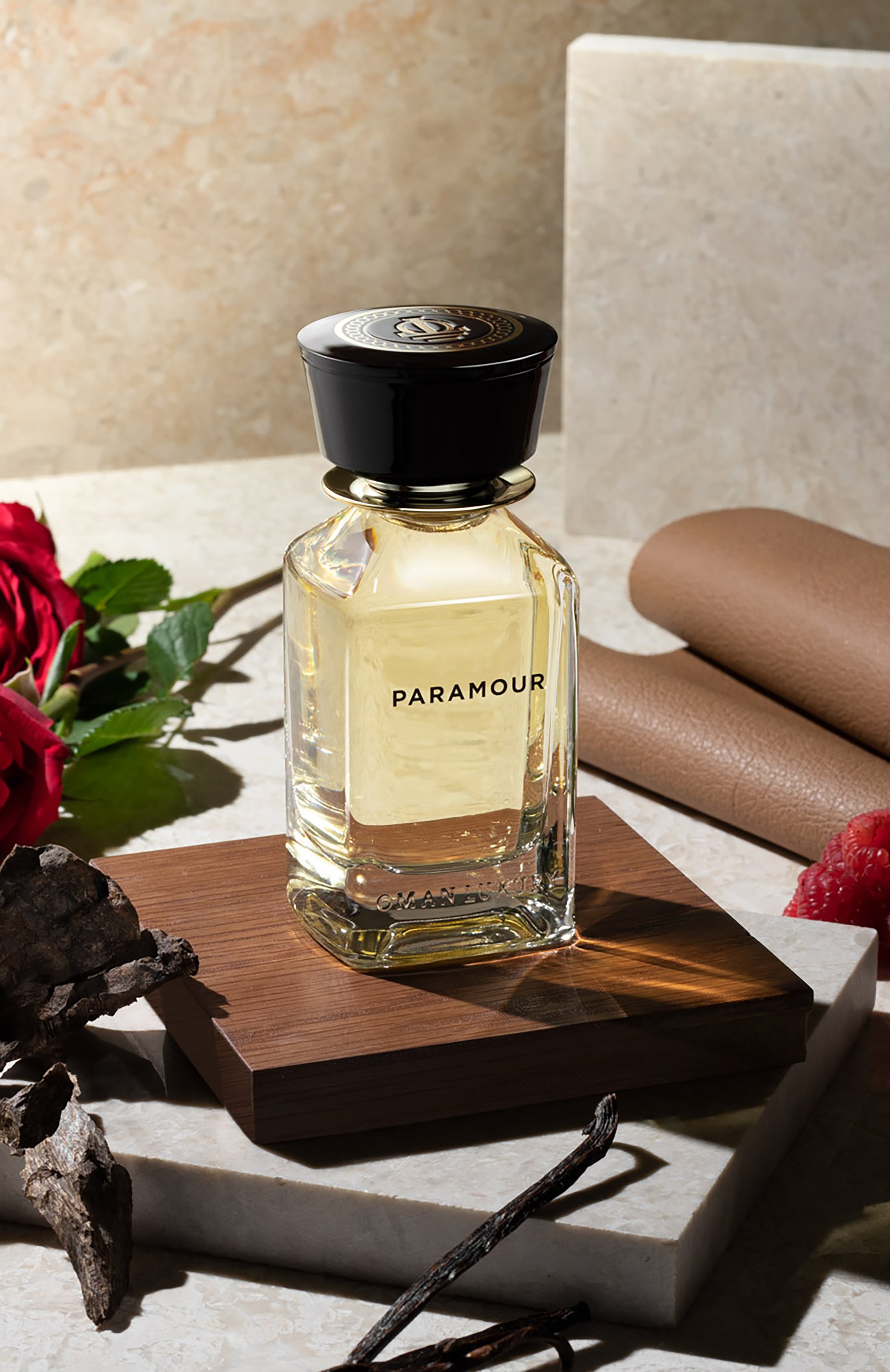 Парфюмерная вода paramour (100ml) OMAN LUXURY бесцветного цвета по цене 25800 руб., арт. 3968356071969, фото 3 Парфюмерная вода paramour (100ml) OMAN LUXURY, арт. 3968356071969, фото 3