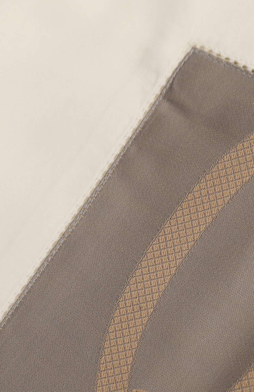 Наволочка chains bordo FRETTE серого цвета по цене 21150 руб., арт. FR6592 E0700 065B, фото 3 Наволочка chains bordo FRETTE, арт. FR6592 E0700 065B, фото 3