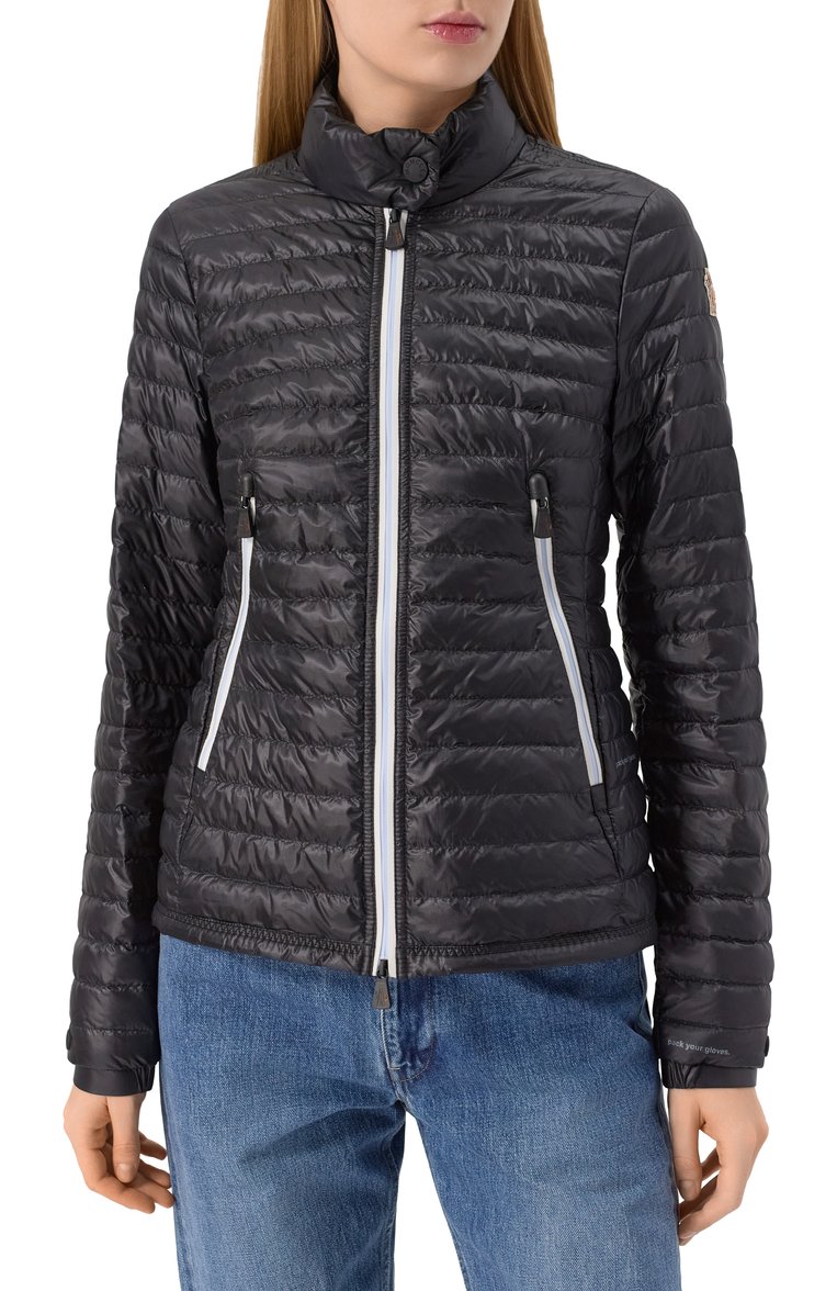 Женский пуховая куртка MONCLER GRENOBLE черного цвета, арт. 1A000085/8595B | Фото 3 (Материал внешний: Синтетический материал; Рукава: Длинные; Материал подклада: Синтетический материал; Материал утеплителя: Пух и перо; Длина (верхняя одежда): Короткие; Кросс-КТ: Куртка, Утепленные; Женское Кросс-КТ: Подстежка; Стили: Спорт)