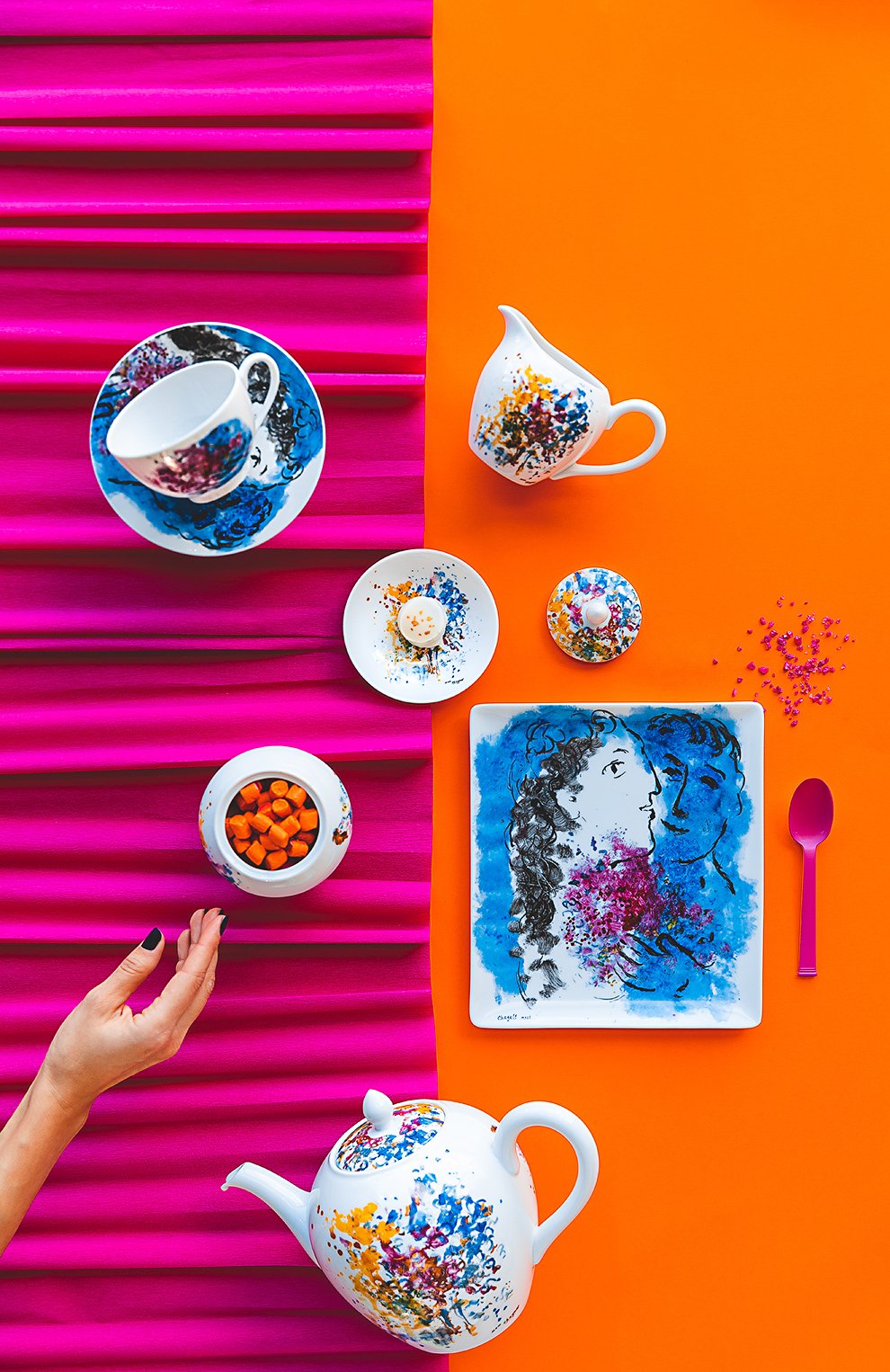 Набор les bouquets de fleurs de marc chagall из 4-х чашек с блюдцами BERNARDAUD синего цвета по цене 99500 руб., арт. 1828/22666, фото 3 Набор les bouquets de fleurs de marc chagall из 4-х чашек с блюдцами BERNARDAUD, арт. 1828/22666, фото 3