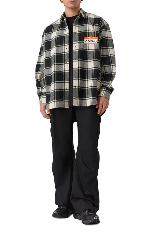 Хлопковая футболка VETEMENTS UH76TR100B/1000 LIGHT JERSEY Чёрный  UH76TR100B/1000 LIGHT JERSEY Фото 2