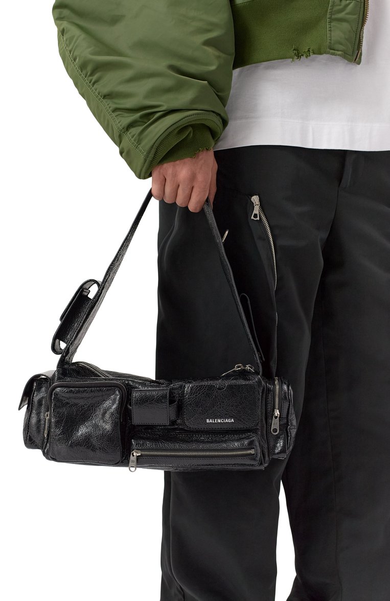 Мужская сумка superbusy small BALENCIAGA черного цвета, арт. 702167/210C8 | Фото 2 (Размер: large; Материал: Натуральная кожа; Материал сплава: Проставлено; Драгоценные камни: Проставлено)