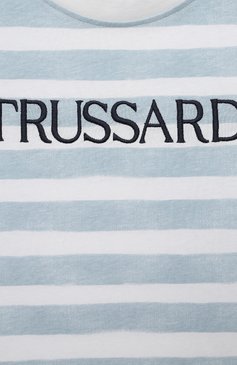 Детская хлопковая футболка TRUSSARDI JUNIOR голубого цвета, арт. TBP23012TS | Фото 3 (Рукава: Короткие; Материал внешний: Хлопок; Мальчики Кросс-КТ: Футболка-одежда; Материал сплава: Проставлено; Драгоценные камни: Проставлено)