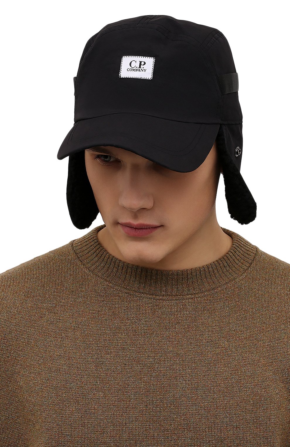 Утепленная бейсболка C.P. COMPANY черного цвета по цене 16750 руб., арт. 11CMAC235A-005991A, фото 2 Утепленная бейсболка C.P. COMPANY, арт. 11CMAC235A-005991A, фото 2