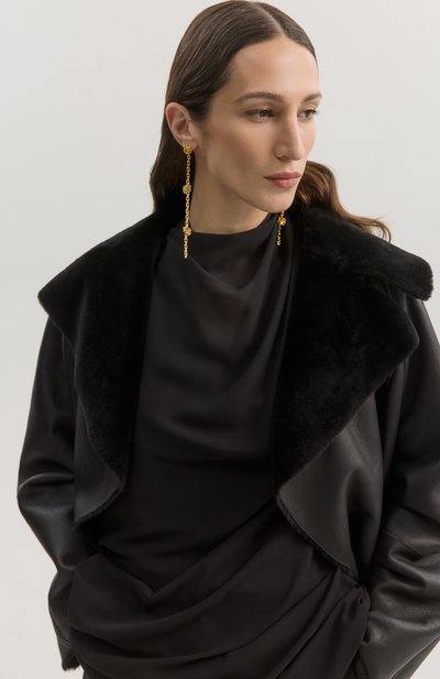 Серьги JIL SANDER золотого цвета по цене 78650 руб., арт. J11VG0338/P4877, фото 4 Серьги JIL SANDER, арт. J11VG0338/P4877, фото 4