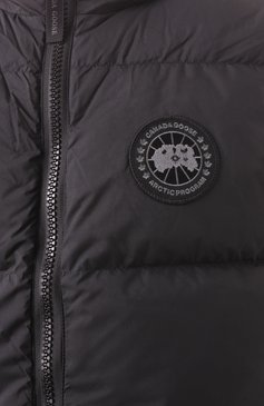Мужской пуховый жилет lawrence CANADA GOOSE черного цвета, арт. 2804MB | Фото 6 (Материал сплава: Проставлено; Материал утеплителя: Пух и перо; Драгоценные камни: Проставлено; Длина (верхняя одежда): Короткие; Материал подклада: Синтетический материал; Мужское Кросс-КТ: жилеты-объемные; Стили: Кэжуэл; Материал внешний: Синтетический материал)