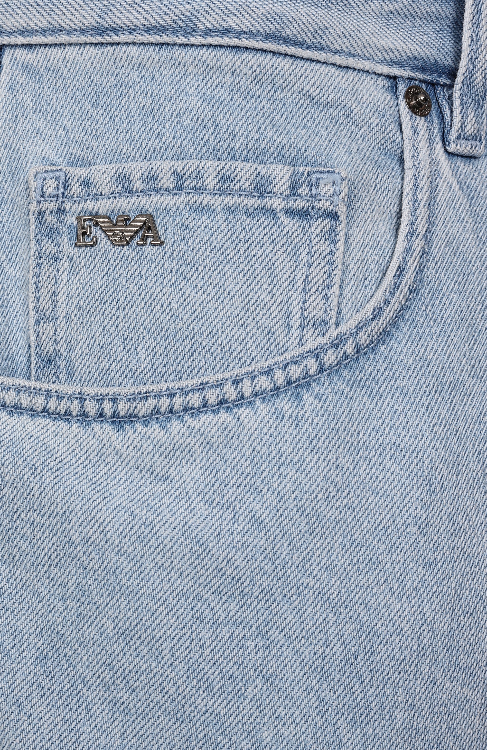 Джинсовые шорты EMPORIO ARMANI голубого цвета по цене 27500 руб., арт. EM001723/AF13269, фото 6 Джинсовые шорты EMPORIO ARMANI, арт. EM001723/AF13269, фото 6