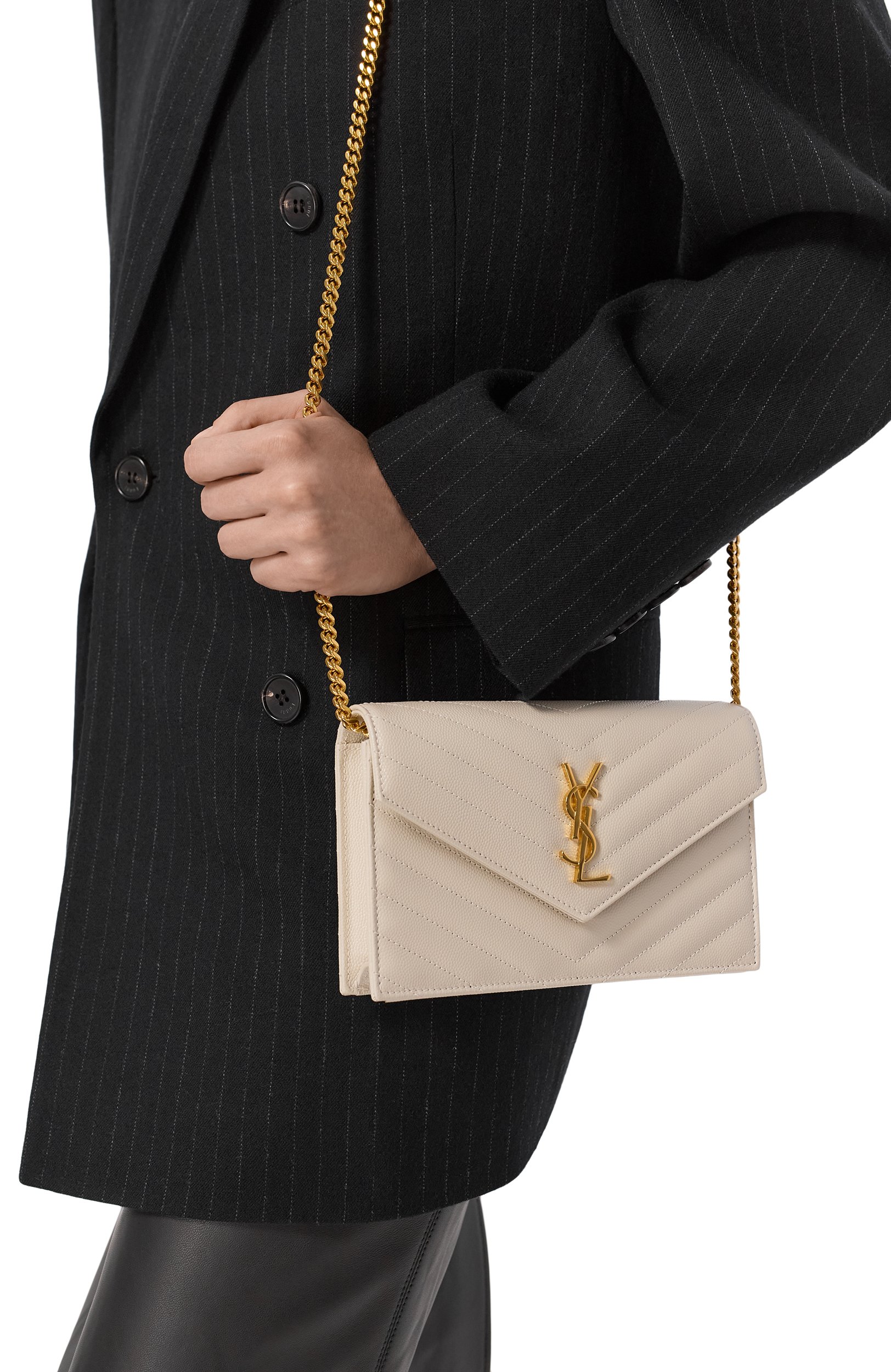 Сумка cassandre SAINT LAURENT кремового цвета по цене 146500 руб., арт. 857605/B0W01, фото 2 Сумка cassandre SAINT LAURENT, арт. 857605/B0W01, фото 2