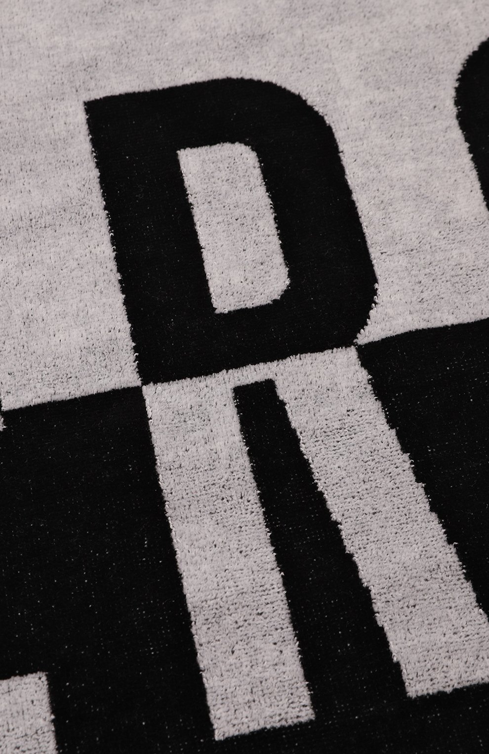 Хлопковое полотенце DIRK BIKKEMBERGS черного цвета по цене 7915 руб., арт. BKK2MTW01, фото 2 Хлопковое полотенце DIRK BIKKEMBERGS, арт. BKK2MTW01, фото 2