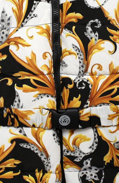 Пуховик VERSACE разноцветного цвета по цене 83450 руб., арт. YC000298/A235745/4A-6A, фото 3 Пуховик VERSACE, арт. YC000298/A235745/4A-6A, фото 3