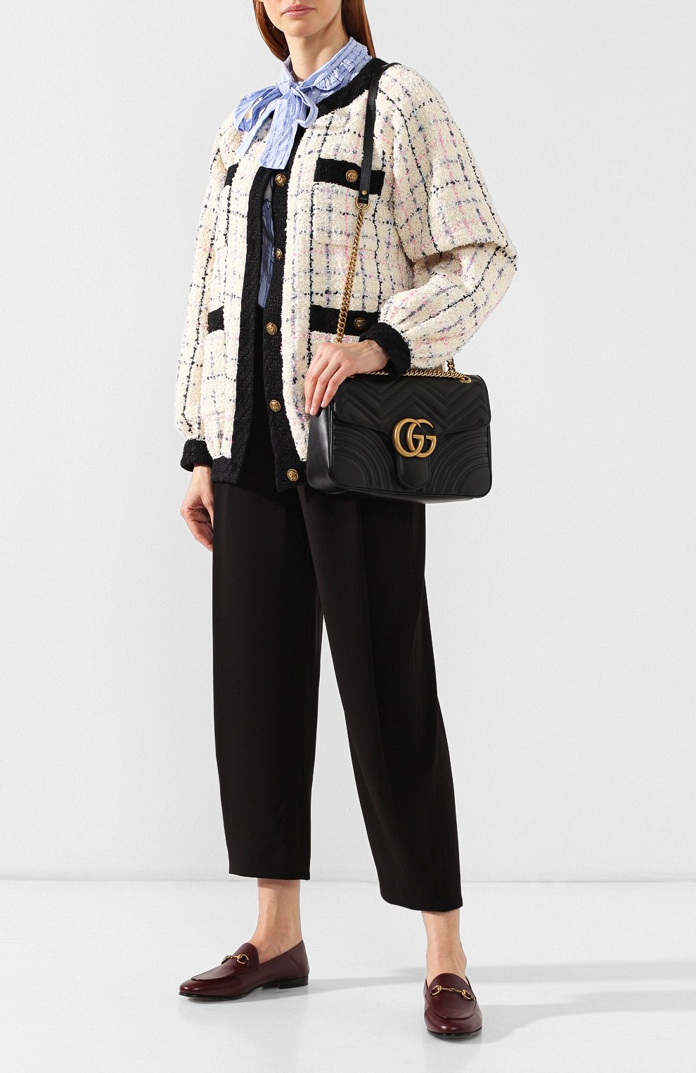 Женская сумка gg marmont medium GUCCI черного цвета, арт. 443496/DTDIT | Фото 2 (Сумки-технические: Сумки через плечо; Материал внутренний: Не назначено; Размер: medium; Материал: Натуральная кожа; Региональные ограничения белый список (Axapta Mercury): RU; Материал сплава: Проставлено; Драгоценные камни: Проставлено)