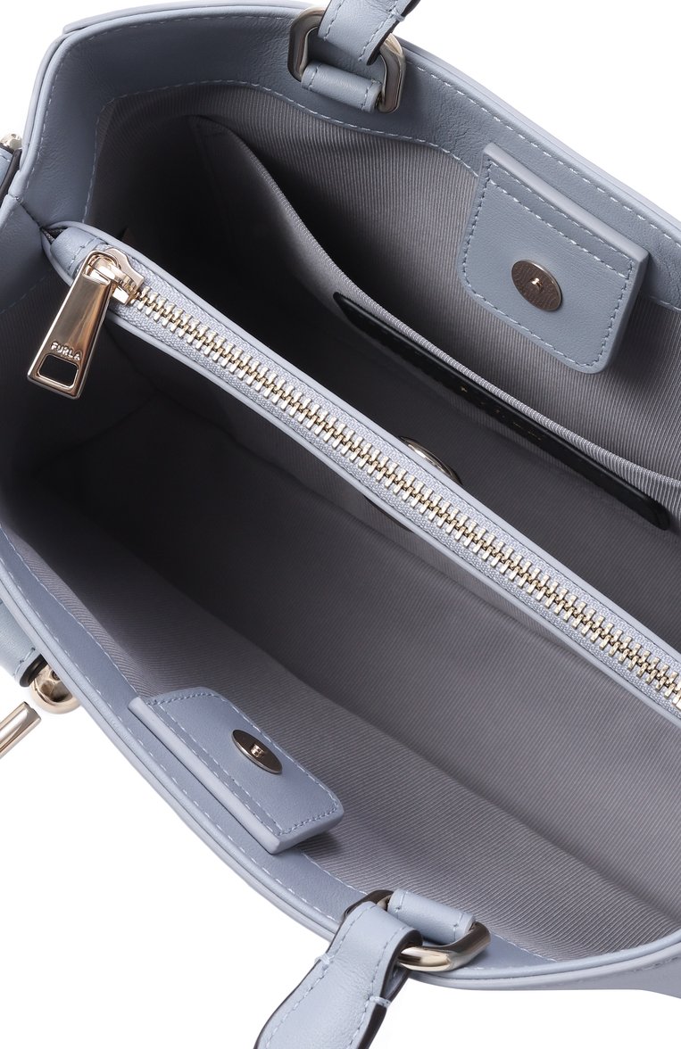 Женская сумка furla nuvola FURLA голубого цвета, арт. WB01336/BX2045 | Фото 5 (Размер: medium; Ремень/цепочка: На ремешке; Материал: Натуральная кожа)