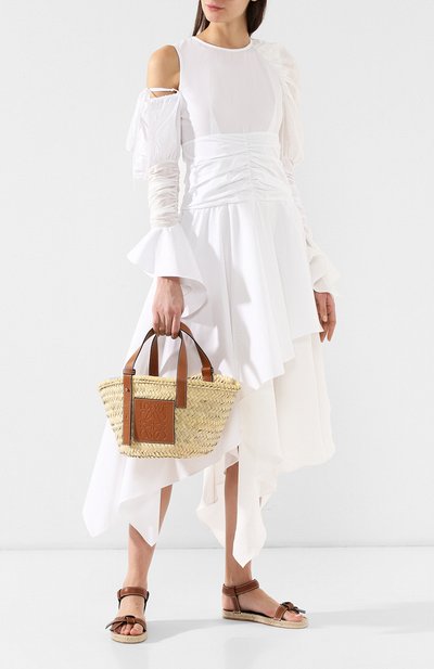 Сумка basket small LOEWE бежевого цвета по цене 43650 руб., арт. 327.02.S93, фото 2 Сумка basket small LOEWE, арт. 327.02.S93, фото 2