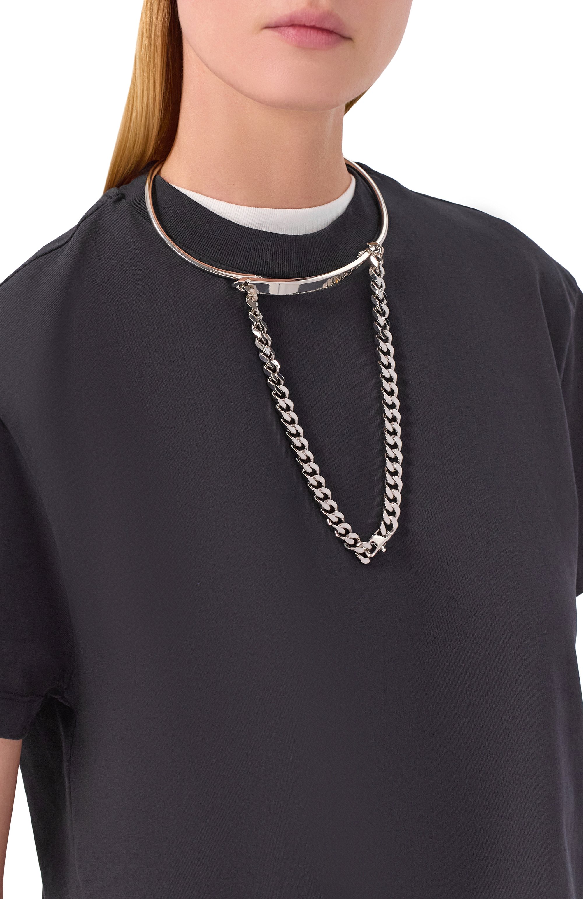 Колье MM6 серебряного цвета по цене 67400 руб., арт. SM6UU0080 P8371, фото 2 Колье MM6, арт. SM6UU0080 P8371, фото 2