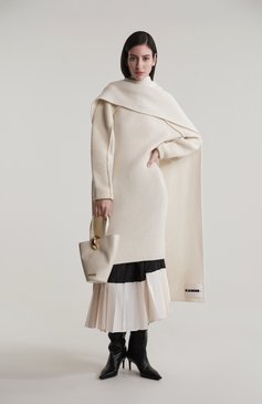 Женская сумка le bambola JACQUEMUS кремового цвета, арт. 24H243BA389 | Фото 8 (Ремень/цепочка: На ремешке; Материал: Натуральная кожа; Размер: small)