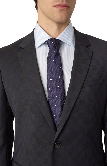 Мужской шелковый галстук GIORGIO ARMANI темно-синего цвета, арт. GM000800/TE13675 | Фото 2 (Материал: Текстиль, Шелк; Материал сплава: Проставлено; Нос: Не проставлено)