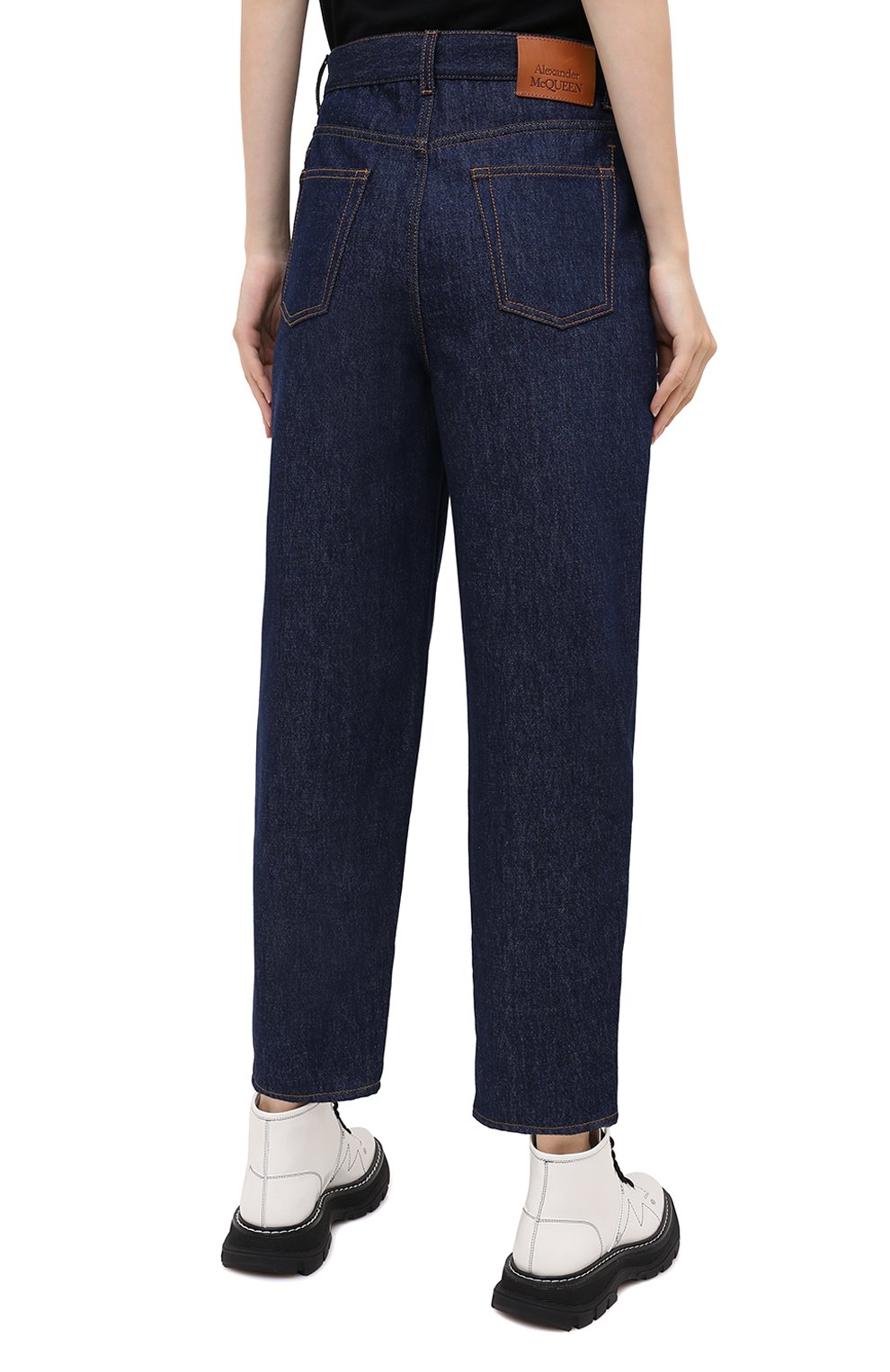 Джинсы ALEXANDER MCQUEEN синего цвета по цене 49950 руб., арт. 632772/QMAA4, фото 4 Джинсы ALEXANDER MCQUEEN, арт. 632772/QMAA4, фото 4