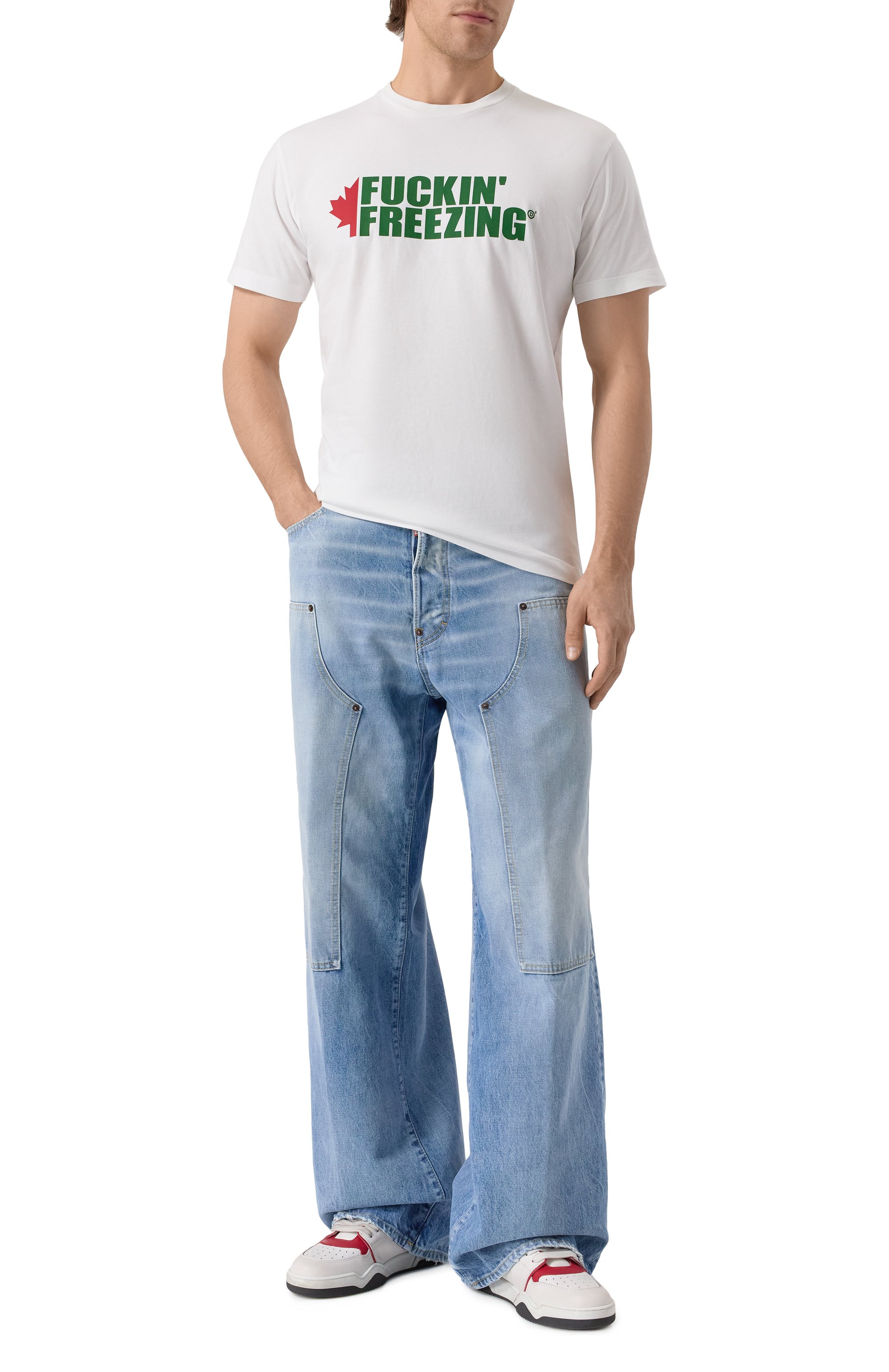 Джинсы loose carpenter DSQUARED2 голубого цвета по цене 72000 руб., арт. S74LB1747/S30839, фото 2 Джинсы loose carpenter DSQUARED2, арт. S74LB1747/S30839, фото 2