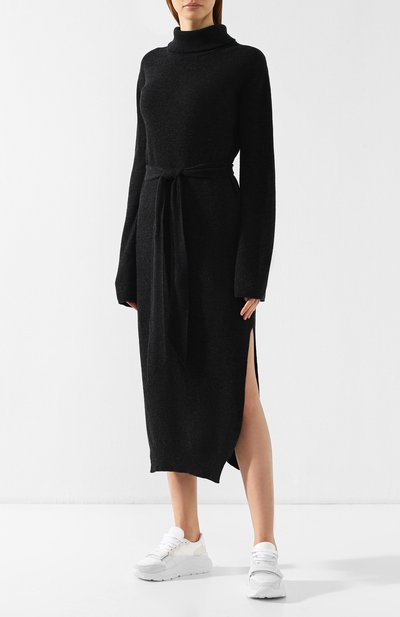 Платье с поясом NANUSHKA серого цвета по цене 52050 руб., арт. CANAAN_CHARC0AL_CASHMERE BLEND RIB CASHMERE BLEND, фото 3 Платье с поясом NANUSHKA, арт. CANAAN_CHARC0AL_CASHMERE BLEND RIB CASHMERE BLEND, фото 3