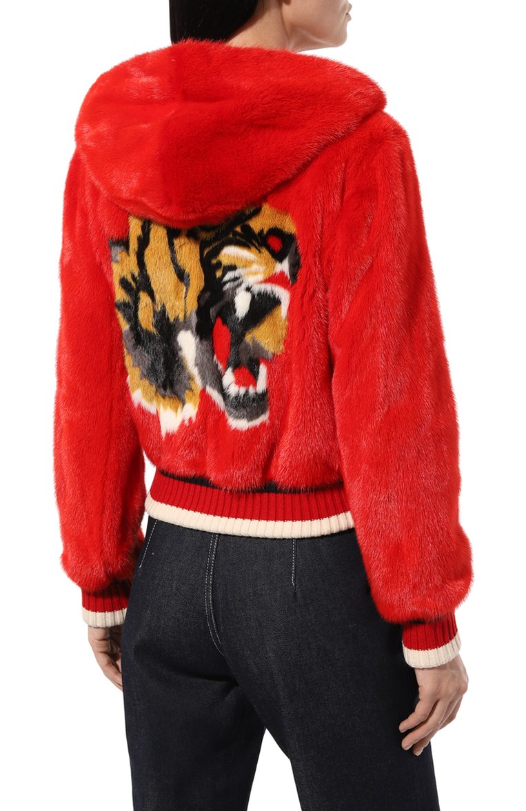 Женский бомбер из меха норки GUCCI красного цвета, арт. 479131 XW580 | Фото 4 (Длина (верхняя одежда): Короткие; Материал внешний: Шелк, Натуральный мех; Рукава: Длинные; Стили: Гламурный; Кросс-КТ: бомбер, Куртка, Утепленные; Женское Кросс-КТ: Мех)