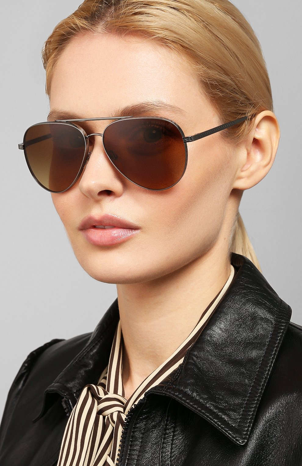 Солнцезащитные очки VERSACE коричневого цвета по цене 15150 руб., арт. 2217-100113, фото 2 Солнцезащитные очки VERSACE, арт. 2217-100113, фото 2