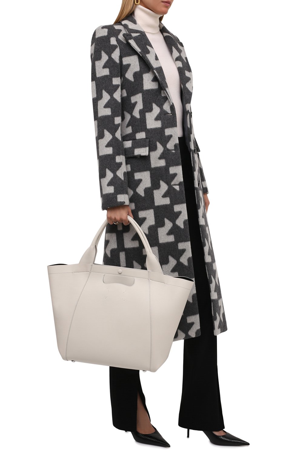 Сумка memory of m large MAISON MARGIELA кремового цвета по цене 163000 руб., арт. S56WC0139/P4354, фото 3 Сумка memory of m large MAISON MARGIELA, арт. S56WC0139/P4354, фото 3