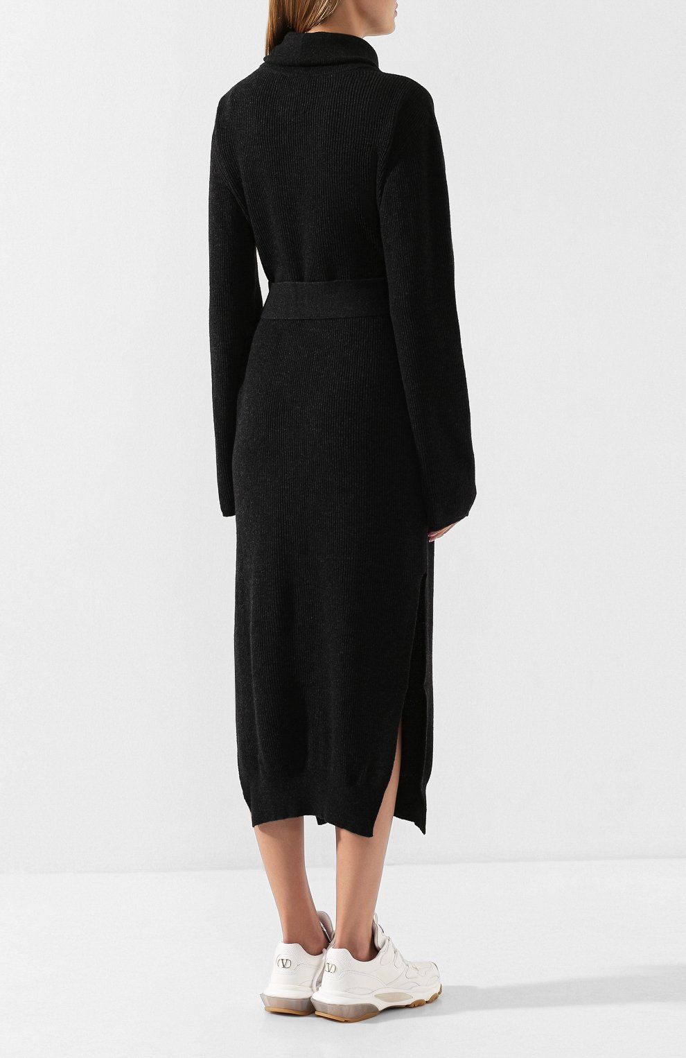 Платье с поясом NANUSHKA серого цвета по цене 52050 руб., арт. CANAAN_CHARC0AL_CASHMERE BLEND RIB, фото 4 Платье с поясом NANUSHKA, арт. CANAAN_CHARC0AL_CASHMERE BLEND RIB, фото 4