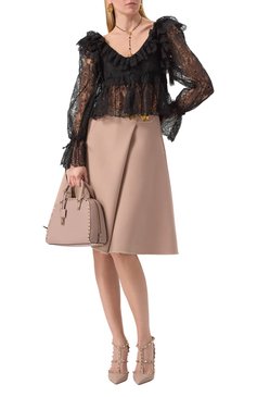 Женская сумка rockstud  VALENTINO светло-бежевого цвета, арт. 6W2B0Q96/VSF | Фото 7 (Ремень/цепочка: На ремешке; Размер: medium; Материал: Натуральная кожа)