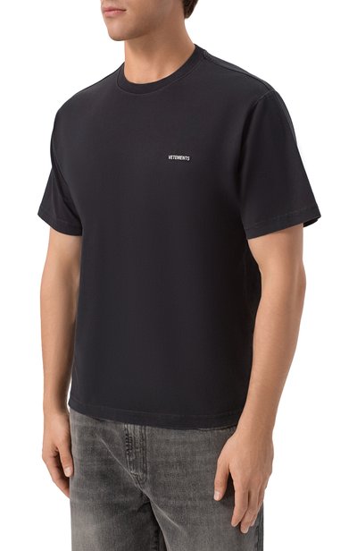 Хлопковая футболка VETEMENTS черного цвета по цене 63200 руб., арт. MH27TR161B, фото 3 Хлопковая футболка VETEMENTS, арт. MH27TR161B, фото 3