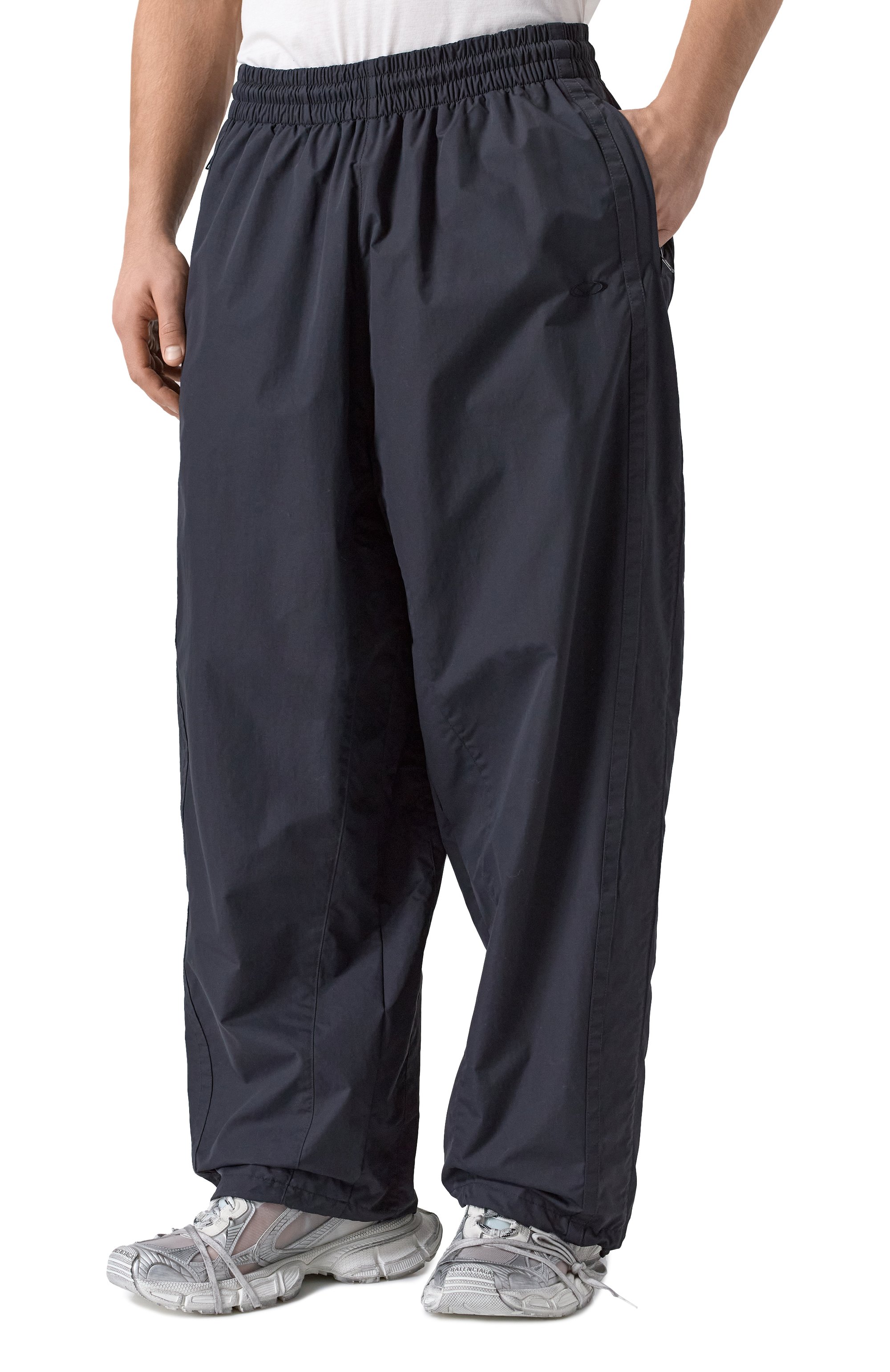 Брюки VETEMENTS черного цвета по цене 91950 руб., арт. UA66PA320B, фото 3 Брюки VETEMENTS, арт. UA66PA320B, фото 3
