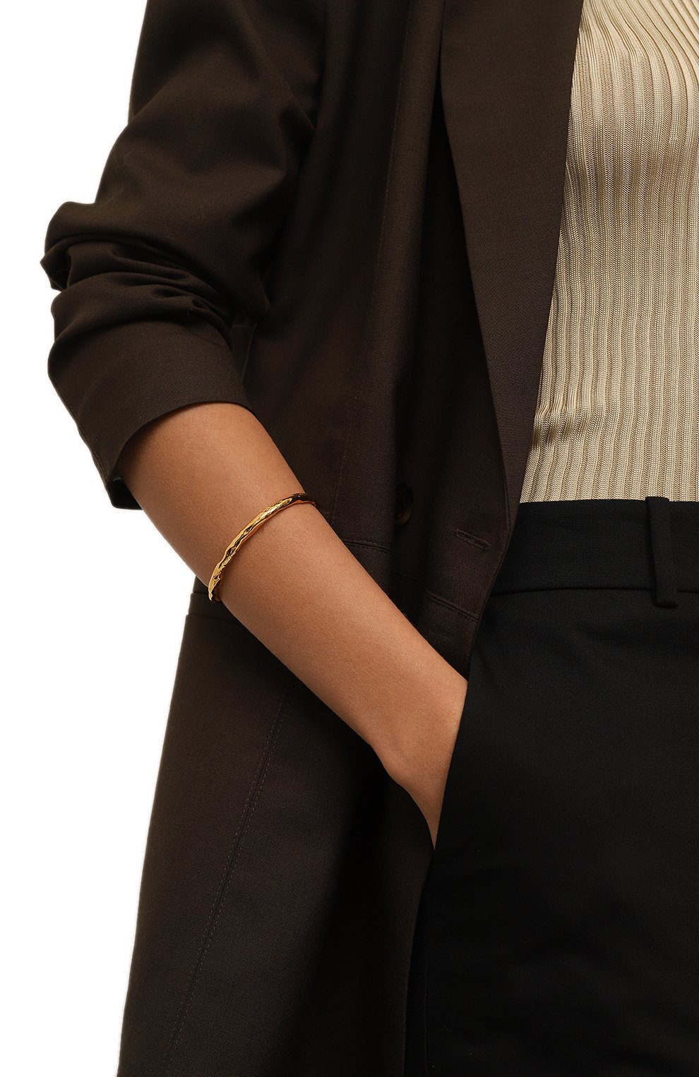 Браслет papua SEVENWORLDS золотого цвета по цене 24900 руб., арт. SW303/1, фото 2 Браслет papua SEVENWORLDS, арт. SW303/1, фото 2