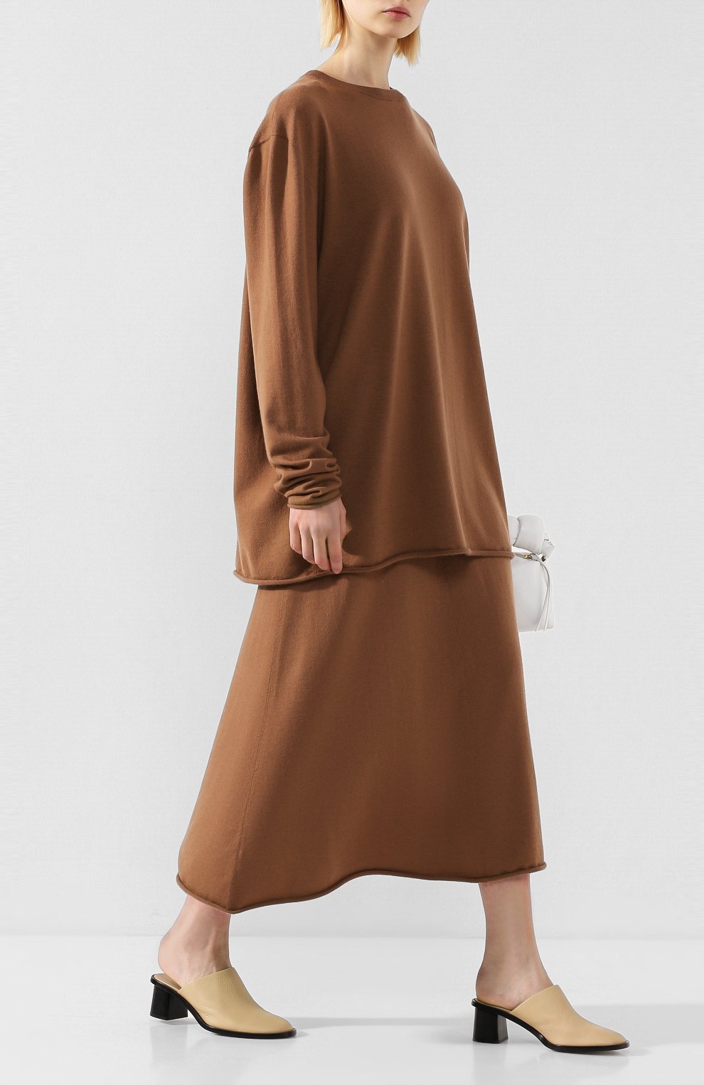 Кашемировая юбка EXTREME CASHMERE коричневого цвета по цене 68300 руб., арт. 138/MIDI, фото 2 Кашемировая юбка EXTREME CASHMERE, арт. 138/MIDI, фото 2