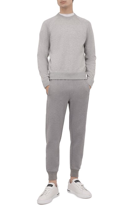 Мужские хлопковые джоггеры ERMENEGILDO ZEGNA серого цвета, арт. UZ590/TR0 | Фото 2 (Длина (брюки, джинсы): Стандартные; Материал внешний: Хлопок; Силуэт М (брюки): Джоггеры; Стили: Спорт-шик)