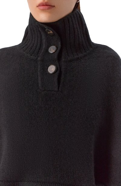 Кашемировая накидка YVES SALOMON черного цвета по цене 97500 руб., арт. 26WAA504XXMACA, фото 5 Кашемировая накидка YVES SALOMON, арт. 26WAA504XXMACA, фото 5