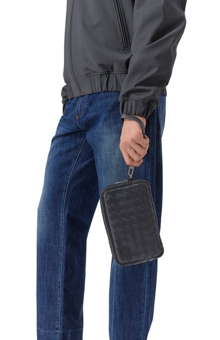 Мужской борсетка BOTTEGA VENETA темно-серого цвета, арт. 795253 V2HL1 | Фото 2 (Нос: Не проставлено; Материал сплава: Проставлено; Материал: Натуральная кожа)