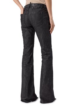 Женские джинсы DSQUARED2 черного цвета, арт. S72LB0851/S30357 | Фото 4 (Материал сплава: Проставлено; Драгоценные камни: Проставлено; Длина (брюки, джинсы): Удлиненные; Материал внешний: Деним, Хлопок; Детали: Делаве; Кросс-КТ: Деним; Силуэт Ж (брюки и джинсы): Расклешенные; Стили: Кэжуэл)