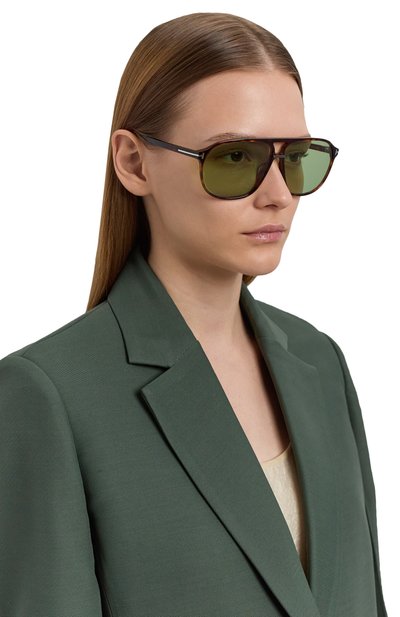 Солнцезащитные очки TOM FORD зеленого цвета по цене 54950 руб., арт. TF1026 54N, фото 3 Солнцезащитные очки TOM FORD, арт. TF1026 54N, фото 3