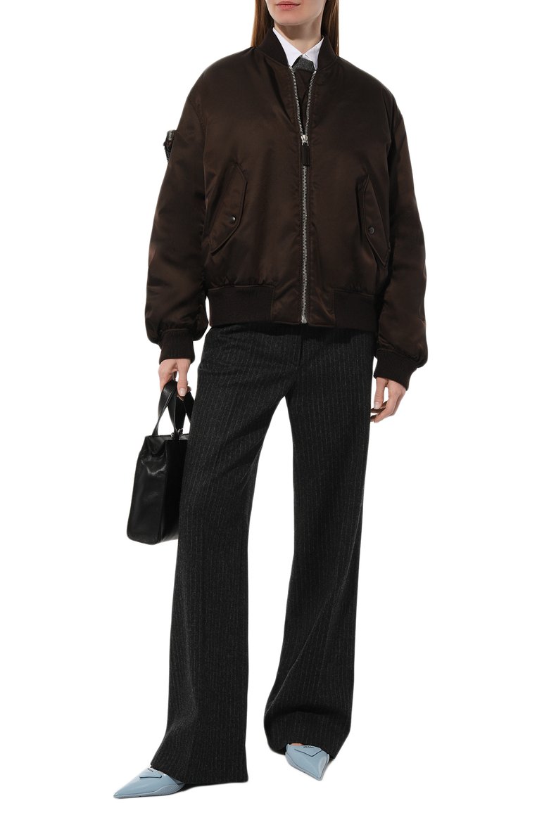 Женский бомбер PRADA коричневого цвета, арт. 29S993-1WQ8-F0003-212 | Фото 2 (Рукава: Длинные; Материал внешний: Синтетический материал; Длина (верхняя одежда): Короткие; Кросс-КТ: Куртка, Легкие; Стили: Кэжуэл)