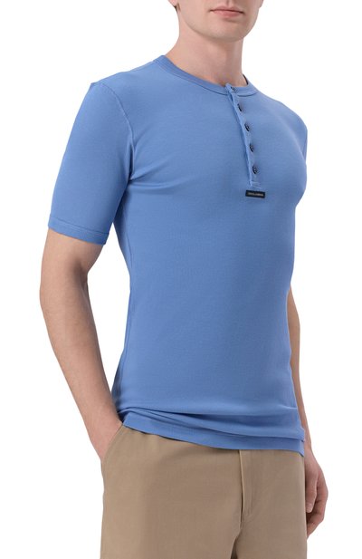 Хлопковая футболка-хенли DOLCE & GABBANA голубого цвета по цене 65300 руб., арт. G8QX6T/G7P3J, фото 3 Хлопковая футболка-хенли DOLCE & GABBANA, арт. G8QX6T/G7P3J, фото 3