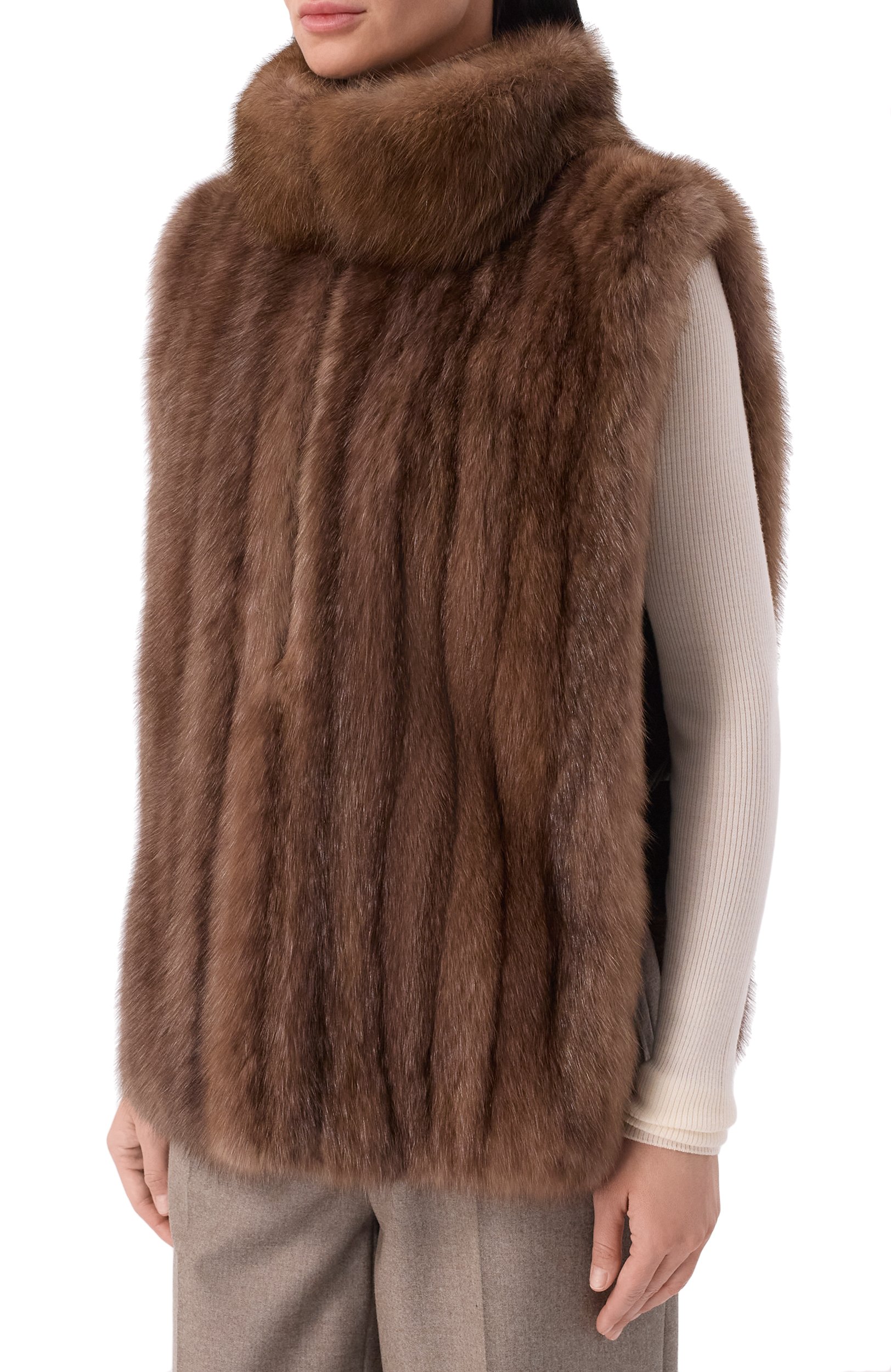 Жилет из соболя MVST коричневого цвета по цене 5625000 руб., арт. M012/SABLE WILD TORTOR SIL 4, фото 6 Жилет из соболя MVST, арт. M012/SABLE WILD TORTOR SIL 4, фото 6