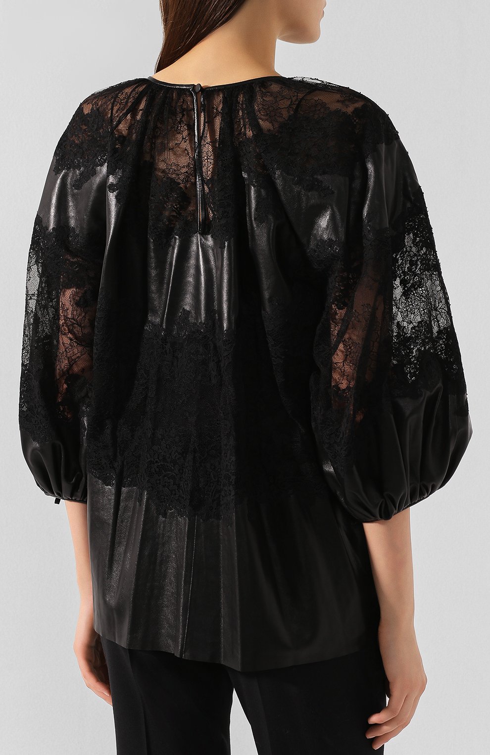 Блузка VALENTINO черного цвета по цене 836000 руб., арт. SB3NG02C1AW, фото 4 Блузка VALENTINO, арт. SB3NG02C1AW, фото 4