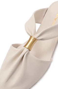 Женские кожаные сабо EMPORIO ARMANI кремового цвета, арт. X3R036/XF271 | Фото 7 (Каблук высота: Низкий; Материал внутренний: Натуральная кожа; Подошва: Плоская; Материал внешний: Натуральная кожа; Автоматизация состава: Проставлено; Автоматизация ТО: Проставлено)