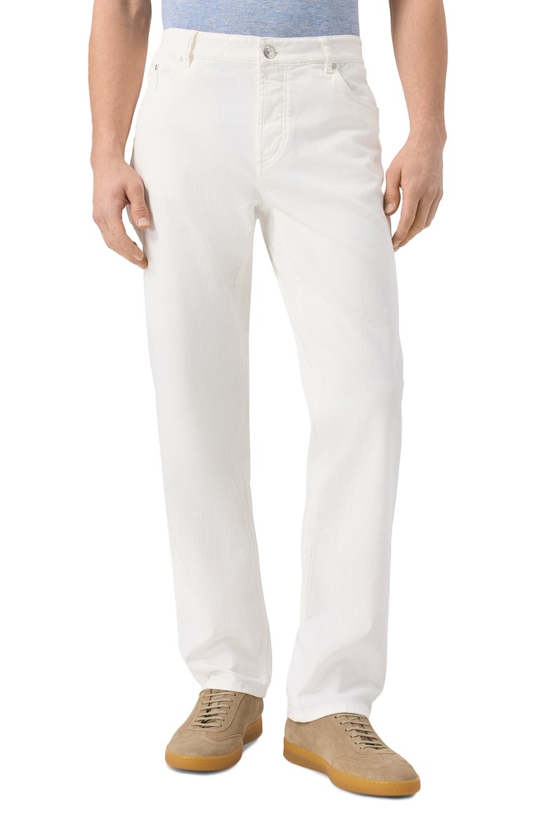Мужские джинсы traditional fit BRUNELLO CUCINELLI белого цвета, арт. M277PB3210 | Фото 3 (Материал внешний: Хлопок, Деним; Длина (брюки, джинсы): Стандартные; Силуэт М (брюки): Прямые; Кросс-КТ: Деним; Стили: Кэжуэл, Повседневный; Автоматизация состава: Проставлено; Автоматизация ТО: Проставлено; Детали: Однотонный; Размерность: Идёт в размер)